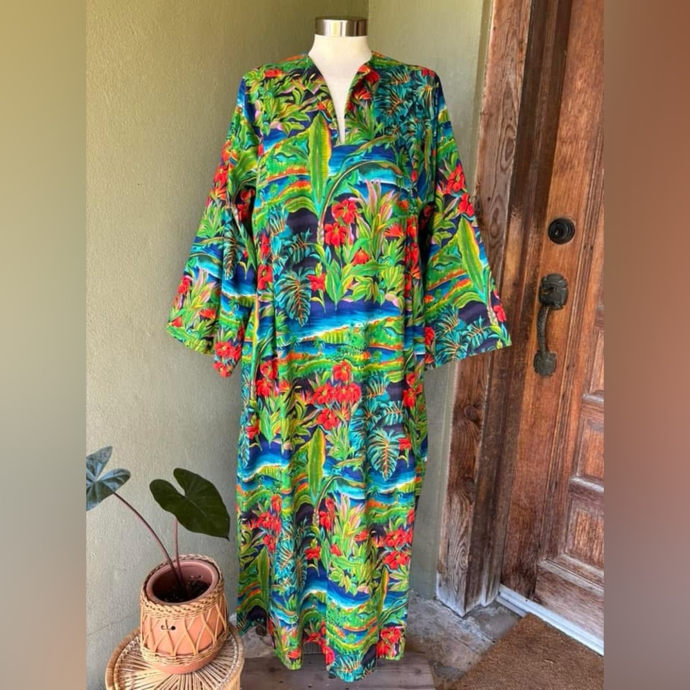 Vibrant Hawaiian Tropical Floral Dress